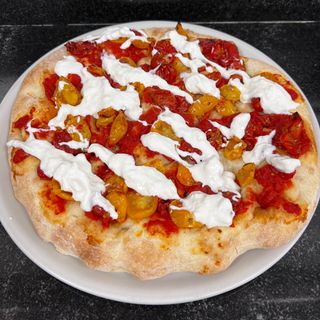 Pinsa Confit e Stracciatella