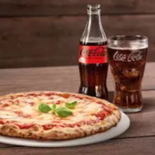 Margherita con Bufala + Coca-Cola Lattina 330ml