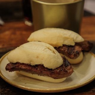 Montadito de chorizo criollo