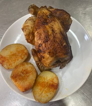 Pollo asado con patata asada (Entero)