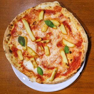 Pizza con patatine fritte