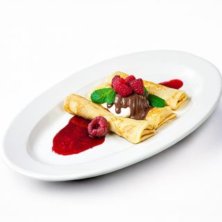 Блины с бананом и шоколадным кремом