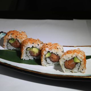 California  De Salmón Spicy (8 Uds.)
