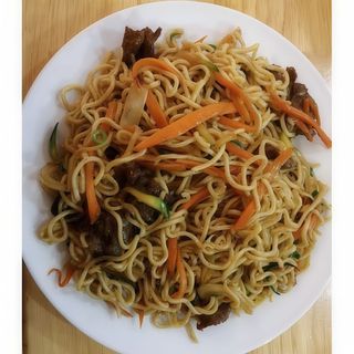 Tallarines frito con ternera