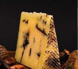 Queso pecorino con trufa 