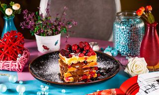 საფირმო ვაფლი შოკოლადითა და კენკრით