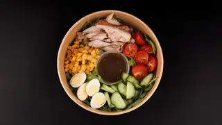 Кобб-салат з копченою куркою (230/ 30г)