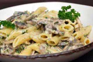 Pennés poulet champignons