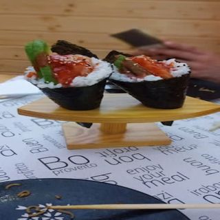 Temaki Atún y Aguacate (1 ud)