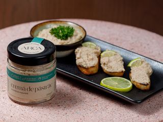 Crema de pastrav cu branza maturata 200 gr.