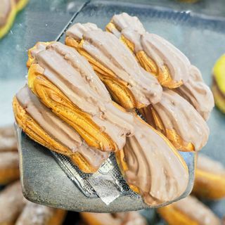 Eclair Chocolate Y Crema Pastelera