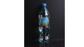 Woda gazowana 0,5l