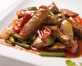 Manzo e cardoncello con pepe nero 杏鲍菇牛肉