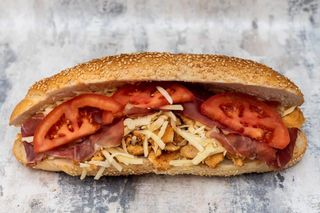 Arnold Schwarzenegger i James Bond + Coca-Cola GRATIS 500ml AKCIJA