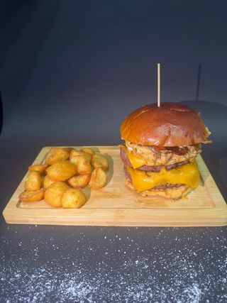 La Doble Más Z Burger