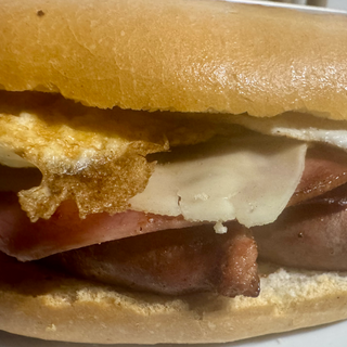 Bocadillo De Salchicha Completo