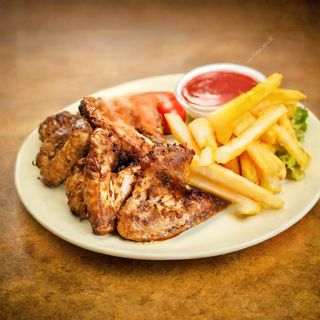 Alitas De Pollo (6 Uds.) Con Patatas
