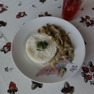 Печень по-строгановски