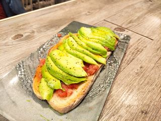 Tostada Aguacate
