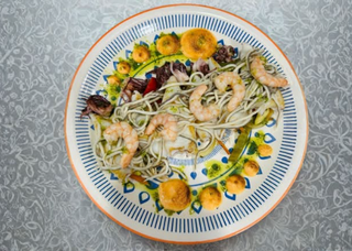 Chipirones Con Gula Y Gambas