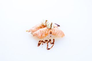 25 Nigiri sake scottato