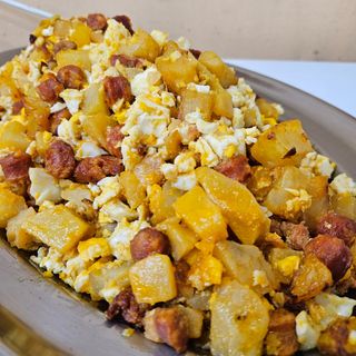 Ración De Chistorra Con Huevo Y Patatas