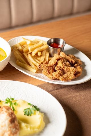 Нагетсы с картофелем фри (250г)