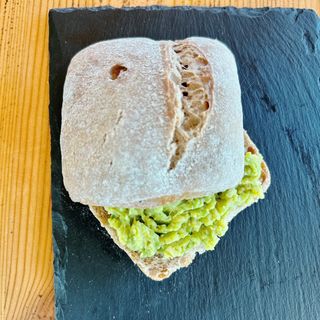 Sanduíche de Creme de Abacate