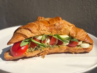 კრუასანი კაპრეზე