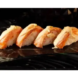 Nigiri De Salmón Flambeado (4 Uds.)