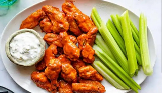 Plato de alitas de pollo