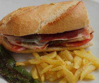Bocadillo Serranito De Lomo