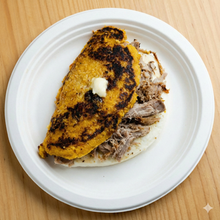 Cachapa Con Queso De Mano Y Pernil (1 Ud.)