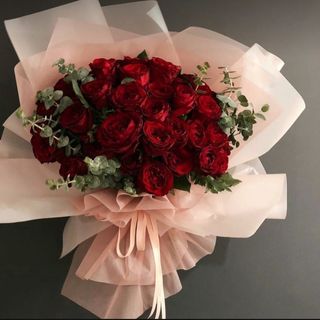 Somebody Loves You - 25 Rosas & Eucalipto Para Decirlo Sin Hablar