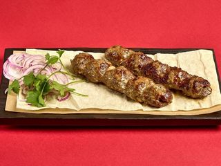 Люля-кебаб з добірної баранини та сиром дорблю (200/30g)