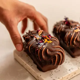 Plumcake de chocolate con praliné de frutos secos sin gluten