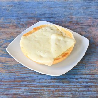 Media Tostada Mollete Queso Gratinado