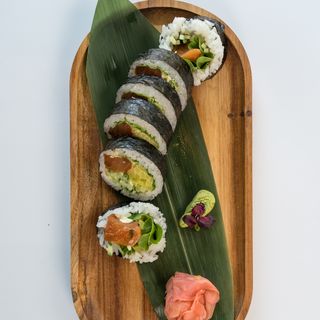 Futomaki łosoś karakuchi