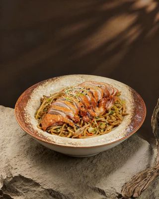 Yakisoba De Pato Caramelizado