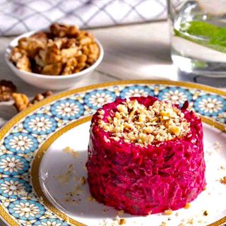 Salad with beets, walnuts and prunes 200gr