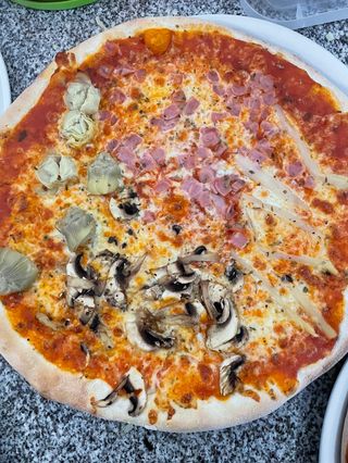 Pizza Cuatro Estaciones (36 Cm.)