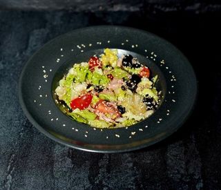 Салат з тунцем