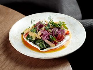 Салат овочевий з м'яким сиром (240g)