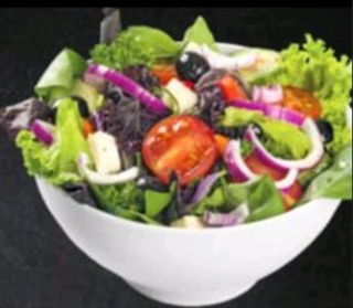 Зелена салата с риба тон