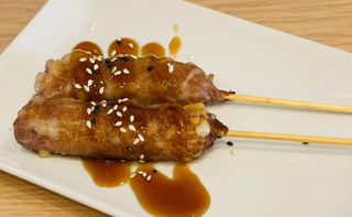 28A.Pincho De Ternera Con Queso (2 Uds.)