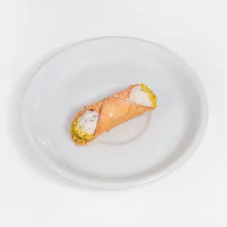 Małe cannoli con ricotta