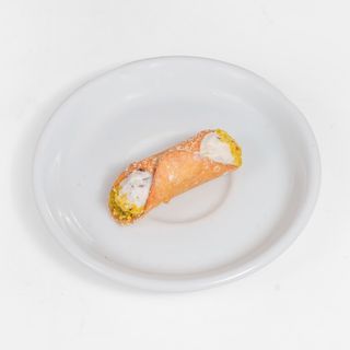 Małe cannoli con ricotta