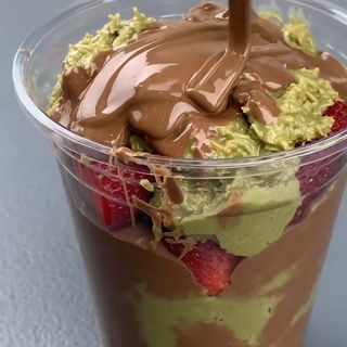 Pahar strawberry banana dubai 