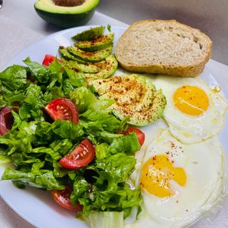 Вкуснейший сочный завтрак .