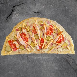 Naleśnik z filetem i warzywami